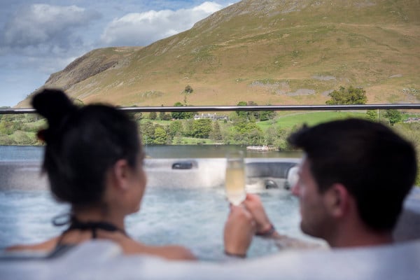 Nothing says holidays like a hot tub so why not escape to one of our lovely cottages with a private hot tub. Spoil yourselves & fire up those bubbles!